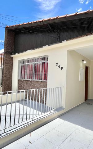 Casa à venda com 300m², 5 quartos e 2 vagas Casa à venda com 300m², 5 quartos e 2 vagasGaragem
