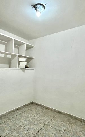 Casa à venda com 300m², 5 quartos e 2 vagas Casa à venda com 300m², 5 quartos e 2 vagasQuarto 1