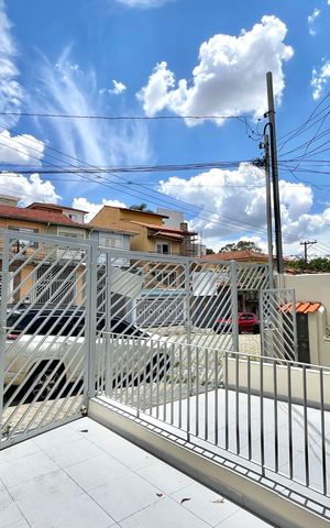 Casa à venda com 300m², 5 quartos e 2 vagas Casa à venda com 300m², 5 quartos e 2 vagasGaragem