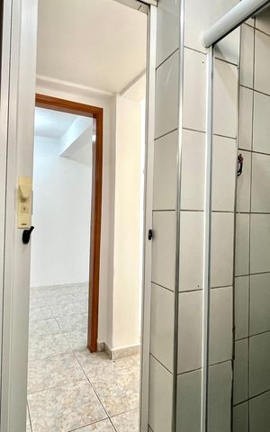 Casa à venda com 300m², 5 quartos e 2 vagas Casa à venda com 300m², 5 quartos e 2 vagasBanheiro 1