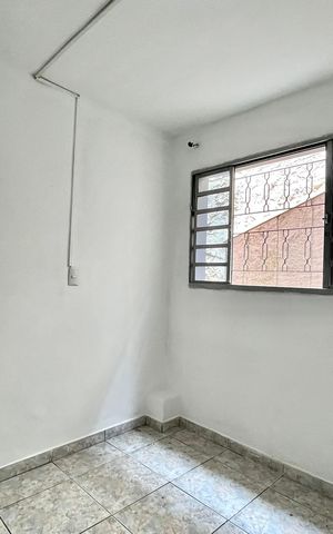 Casa à venda com 300m², 5 quartos e 2 vagas Casa à venda com 300m², 5 quartos e 2 vagasSala 1