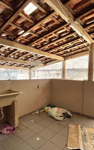 Casa à venda com 300m², 5 quartos e 2 vagas Casa à venda com 300m², 5 quartos e 2 vagasÁrea de Serviço