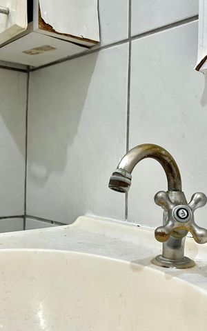 Casa à venda com 300m², 5 quartos e 2 vagas Casa à venda com 300m², 5 quartos e 2 vagasBanheiro 1