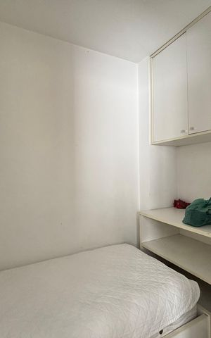 Apartamento à venda com 130m², 3 quartos e 3 vagas Apartamento à venda com 130m², 3 quartos e 3 vagasQuarto de Serviço