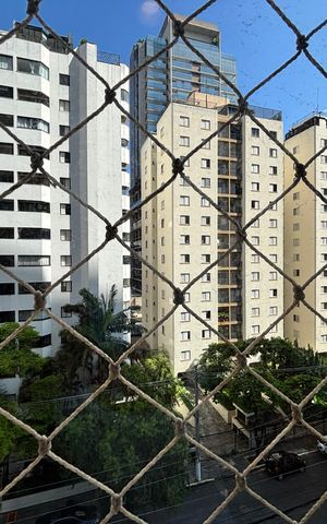 Apartamento à venda com 130m², 3 quartos e 3 vagas Apartamento à venda com 130m², 3 quartos e 3 vagasVista