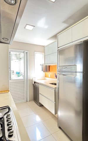 Apartamento à venda com 130m², 3 quartos e 3 vagas Apartamento à venda com 130m², 3 quartos e 3 vagasCozinha