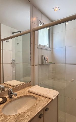 Apartamento à venda com 130m², 3 quartos e 3 vagas Apartamento à venda com 130m², 3 quartos e 3 vagasBanheiro da Suíte 3