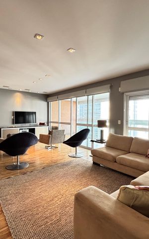 Apartamento à venda com 130m², 3 quartos e 3 vagas Apartamento à venda com 130m², 3 quartos e 3 vagasSala