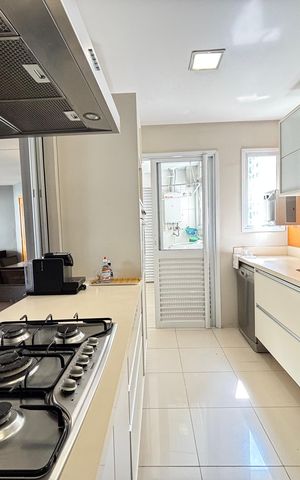 Apartamento à venda com 130m², 3 quartos e 3 vagas Apartamento à venda com 130m², 3 quartos e 3 vagasCozinha