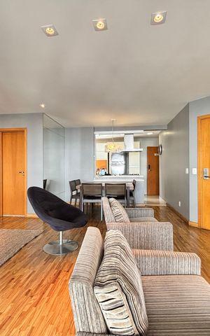 Apartamento à venda com 130m², 3 quartos e 3 vagas Apartamento à venda com 130m², 3 quartos e 3 vagasSala