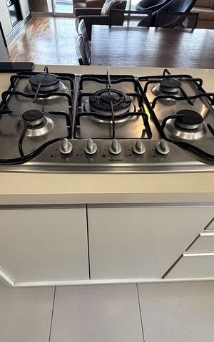 Apartamento à venda com 130m², 3 quartos e 3 vagas Apartamento à venda com 130m², 3 quartos e 3 vagasCozinha