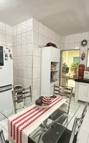 Casa à venda com 180m², 6 quartos e 2 vagas