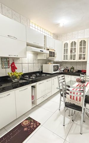 Casa à venda com 180m², 6 quartos e 2 vagas