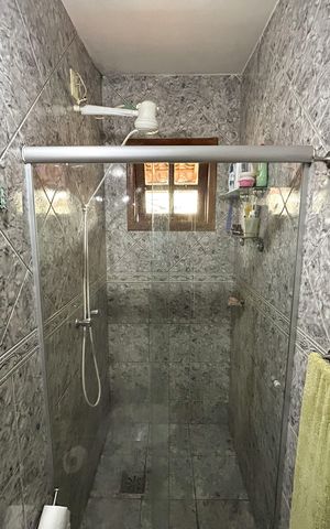 Casa à venda com 180m², 6 quartos e 2 vagas