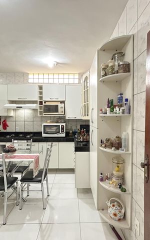 Casa à venda com 180m², 6 quartos e 2 vagas