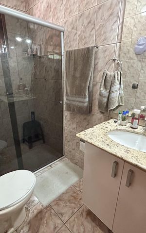 Casa à venda com 180m², 6 quartos e 2 vagas
