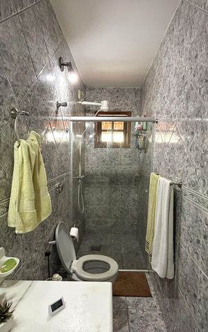 Casa à venda com 180m², 6 quartos e 2 vagas