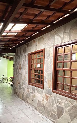 Casa à venda com 180m², 6 quartos e 2 vagas