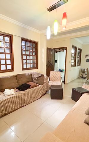 Casa à venda com 180m², 6 quartos e 2 vagas