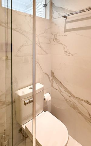 Apartamento à venda com 64m², 2 quartos e 1 vaga Apartamento à venda com 64m², 2 quartos e 1 vagaBanheiro Social