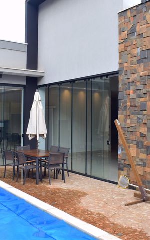 Casa de condomínio para alugar com 278m², 2 quartos e 4 vagasPiscina