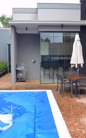 Casa de condomínio para alugar com 278m², 2 quartos e 4 vagasPiscina