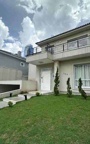 Casa de condomínio para alugar com 470m², 4 quartos e 4 vagas Casa de condomínio para alugar com 470m², 4 quartos e 4 vagasFachada