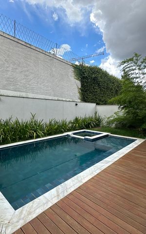 Casa de condomínio para alugar com 470m², 4 quartos e 4 vagas Casa de condomínio para alugar com 470m², 4 quartos e 4 vagasPiscina