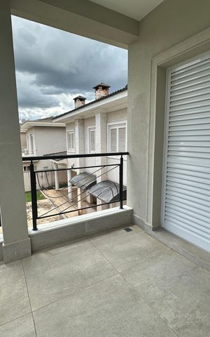 Casa de condomínio para alugar com 470m², 4 quartos e 4 vagas Casa de condomínio para alugar com 470m², 4 quartos e 4 vagasSacada Suíte 4