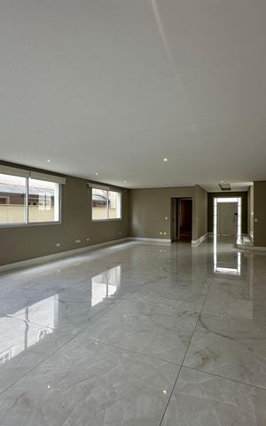 Casa de condomínio para alugar com 470m², 4 quartos e 4 vagas Casa de condomínio para alugar com 470m², 4 quartos e 4 vagasSala