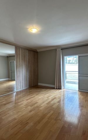 Casa de condomínio para alugar com 470m², 4 quartos e 4 vagas Casa de condomínio para alugar com 470m², 4 quartos e 4 vagasSuíte 4