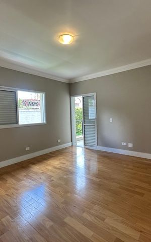 Casa de condomínio para alugar com 470m², 4 quartos e 4 vagas Casa de condomínio para alugar com 470m², 4 quartos e 4 vagasSuíte 3