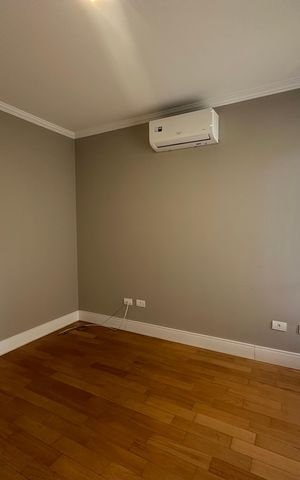 Casa de condomínio para alugar com 470m², 4 quartos e 4 vagas Casa de condomínio para alugar com 470m², 4 quartos e 4 vagasEscritório