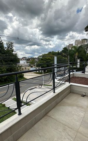 Casa de condomínio para alugar com 470m², 4 quartos e 4 vagas Casa de condomínio para alugar com 470m², 4 quartos e 4 vagasSacada