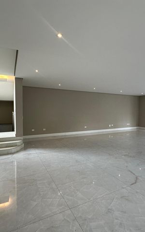 Casa de condomínio para alugar com 470m², 4 quartos e 4 vagas Casa de condomínio para alugar com 470m², 4 quartos e 4 vagasSala
