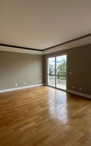 Casa de condomínio para alugar com 470m², 4 quartos e 4 vagas Casa de condomínio para alugar com 470m², 4 quartos e 4 vagasSala de TV