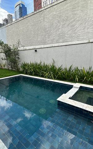 Casa de condomínio para alugar com 470m², 4 quartos e 4 vagas Casa de condomínio para alugar com 470m², 4 quartos e 4 vagasPiscina