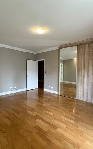 Casa de condomínio para alugar com 470m², 4 quartos e 4 vagas Casa de condomínio para alugar com 470m², 4 quartos e 4 vagasSuíte 4