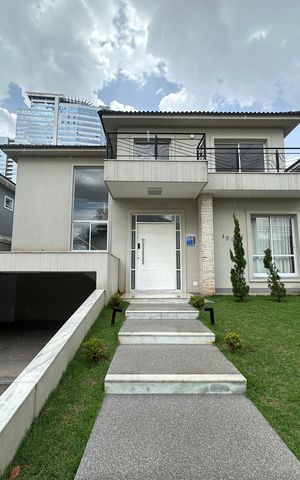 Casa de condomínio para alugar com 470m², 4 quartos e 4 vagas Casa de condomínio para alugar com 470m², 4 quartos e 4 vagasFachada