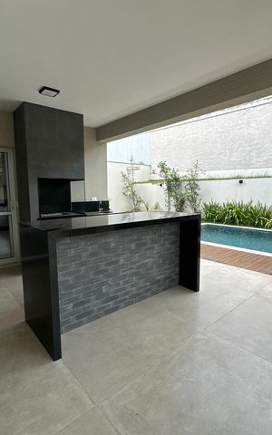 Casa de condomínio para alugar com 470m², 4 quartos e 4 vagas Casa de condomínio para alugar com 470m², 4 quartos e 4 vagasChurrasqueira