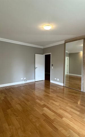 Casa de condomínio para alugar com 470m², 4 quartos e 4 vagas Casa de condomínio para alugar com 470m², 4 quartos e 4 vagasSuíte 4