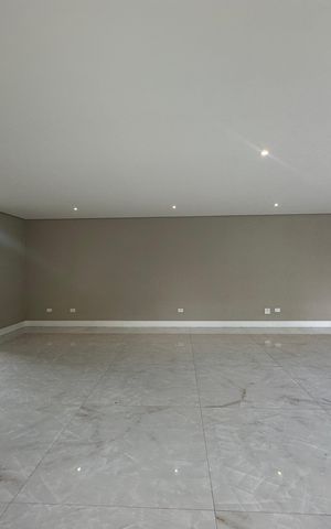 Casa de condomínio para alugar com 470m², 4 quartos e 4 vagas Casa de condomínio para alugar com 470m², 4 quartos e 4 vagasSala