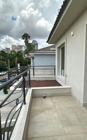Casa de condomínio para alugar com 470m², 4 quartos e 4 vagas Casa de condomínio para alugar com 470m², 4 quartos e 4 vagasSacada