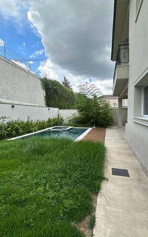 Casa de condomínio para alugar com 470m², 4 quartos e 4 vagas Casa de condomínio para alugar com 470m², 4 quartos e 4 vagasQuintal