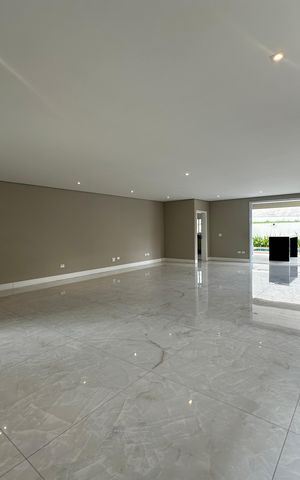 Casa de condomínio para alugar com 470m², 4 quartos e 4 vagas Casa de condomínio para alugar com 470m², 4 quartos e 4 vagasSala