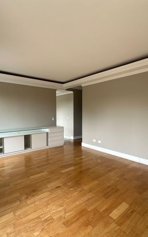 Casa de condomínio para alugar com 470m², 4 quartos e 4 vagas Casa de condomínio para alugar com 470m², 4 quartos e 4 vagasSala de TV