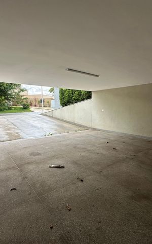 Casa de condomínio para alugar com 470m², 4 quartos e 4 vagas Casa de condomínio para alugar com 470m², 4 quartos e 4 vagasGaragem