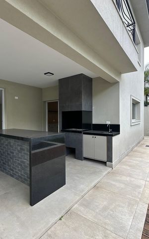Casa de condomínio para alugar com 470m², 4 quartos e 4 vagas Casa de condomínio para alugar com 470m², 4 quartos e 4 vagasChurrasqueira