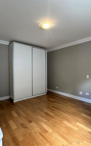 Casa de condomínio para alugar com 470m², 4 quartos e 4 vagas Casa de condomínio para alugar com 470m², 4 quartos e 4 vagasSuíte 2