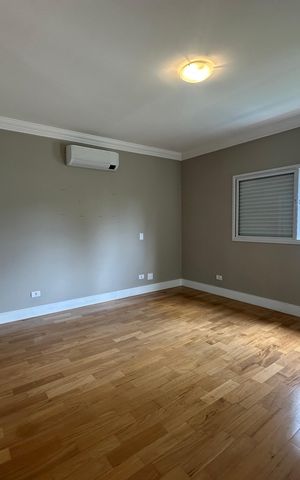 Casa de condomínio para alugar com 470m², 4 quartos e 4 vagas Casa de condomínio para alugar com 470m², 4 quartos e 4 vagasSuíte 3